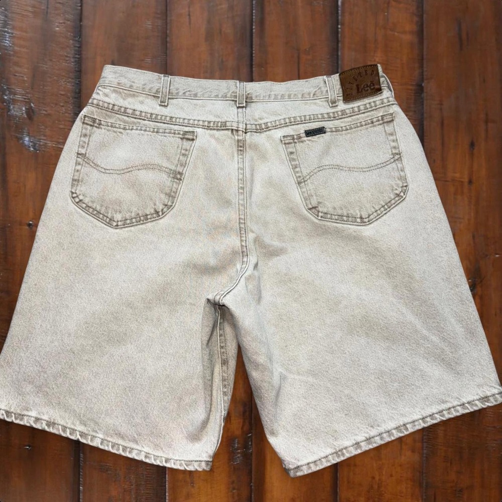 Vintage Lee light wash denim shorts with a classic relaxed fit